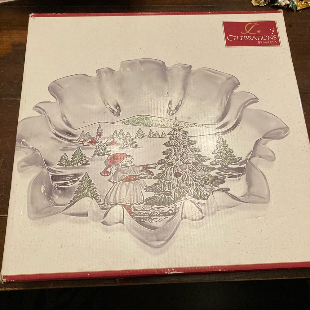 Mikasa Celebrations Christmas Holiday Landscape Etched Glass Serving Platter